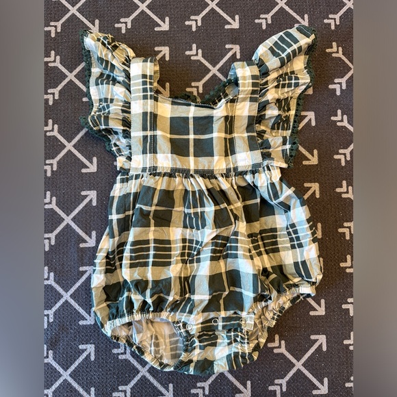 Kate Quinn 2T EUC plaid bubble romper with ruffle  straps - Picture 1 of 5